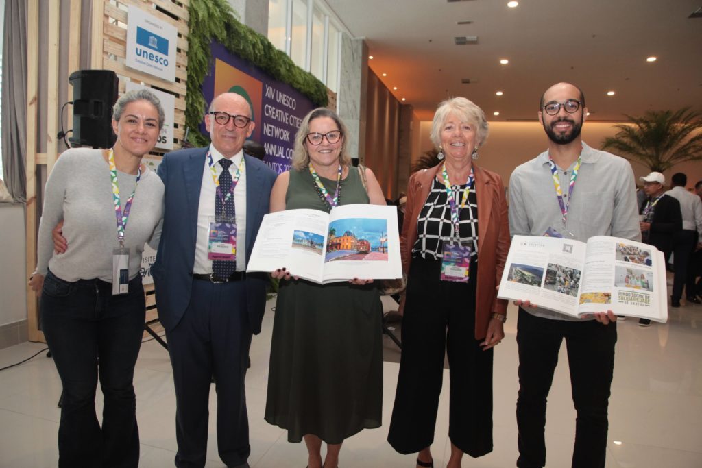 Breads of the creative Cities Book at XIV UNESCO CREATIVE CITIES NETWORK ANNUAL CONFERENCE_Santos